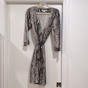 NWOT Diane von Furstenberg ‘New Julian’ snake print wrap dress (14) 100% silk